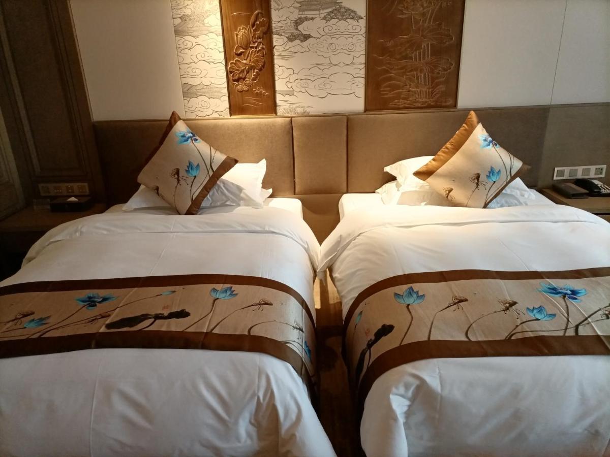 Baoying Jinling Hotel Exterior photo